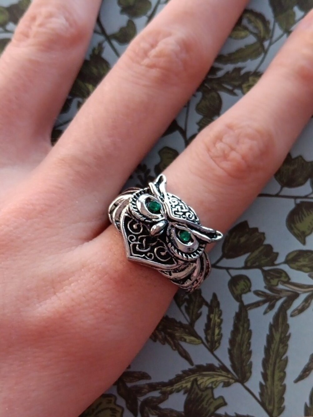 Silver Tone  Intricate Detail Owl🦉 With Green Eyes Ring Size 8.5 New!